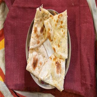 Cheese naan