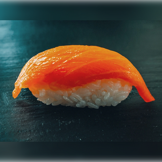 Суші з лососем (1шт/35г)