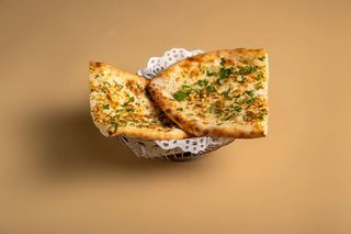 Чиз гарлик нан