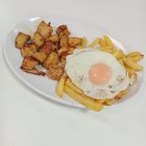 Pinchitos De Pollo Con Patatas Y Huevo