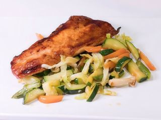 Salmó Amb Verdures (300 G. aprox)