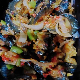 40 pieces petite peppered snails