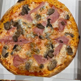 Prosciutto e funghi 