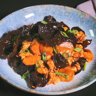 PUI CU URECHI DE LEMN 300 GR