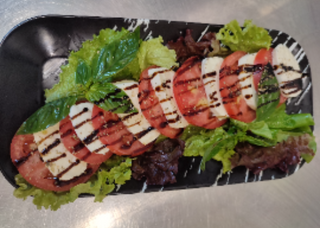 Салат Капрезе 300г