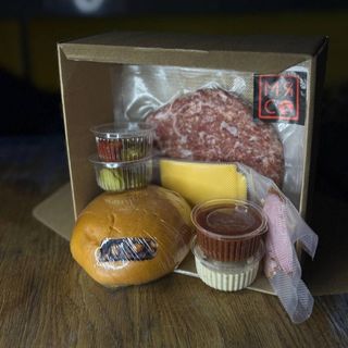 Сирий Бокс Чізбургер (600грам)