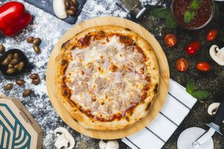 Pizza Tonno e Cipolla Grande