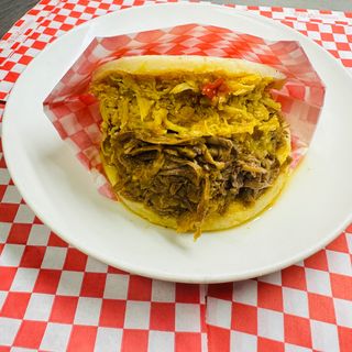 Arepa Mixta (Pollo Y Carne)