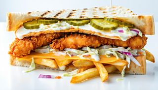 Sandwich Snitel de pui