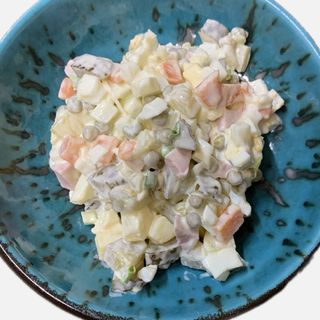 Салат Олів'є (185г)