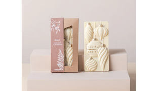 Biała czekolada z bombkami