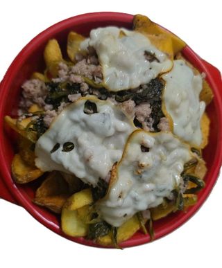 Tegame con patate rustiche, friarielli, salsiccia e provola