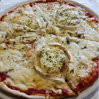 Pizza De Espinacas Y Queso De Cabra