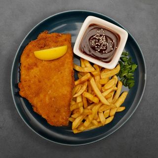 Pileći zagrebački, pommes, BBQ umak + palačinke nutella