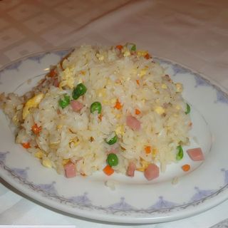 Arroz Frito Con Tres Delicias