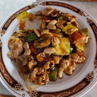 Pollo Con Almendras