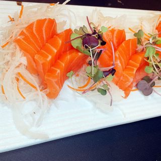 Sashimi de salmón (9 uds.)