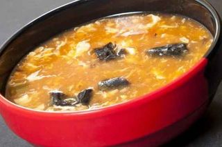 Supa acrisoara, usor picanta de pui