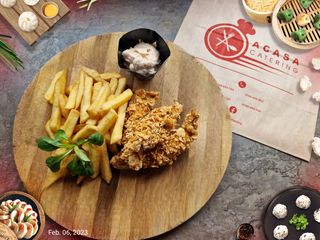 Meniu Crispy, cartofi prajiti , sosul casei