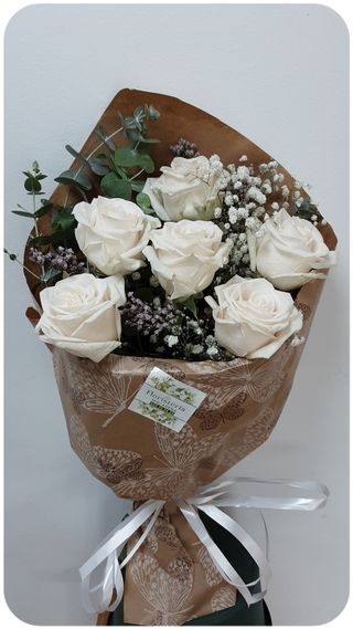 Ramo de 6 rosas blancas