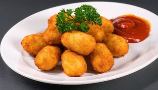 Krokiety ser i pieczarka i barszczem czerwonym