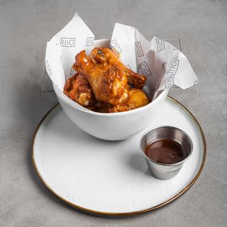 КРИЛЬЦЯ В СОЄВО-МЕДОВОМУ СОУСІ (450 Г)