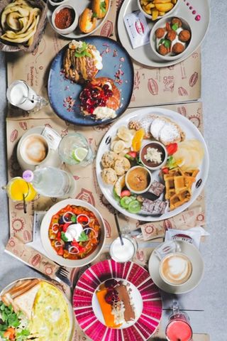 Petit Déjeuner Tunisien (Pour 2 Personnes)