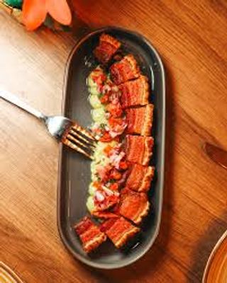 Torreznos & guacamole