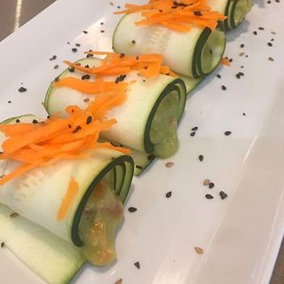 Rollitos De Calabacín Con Guacamole Vegana