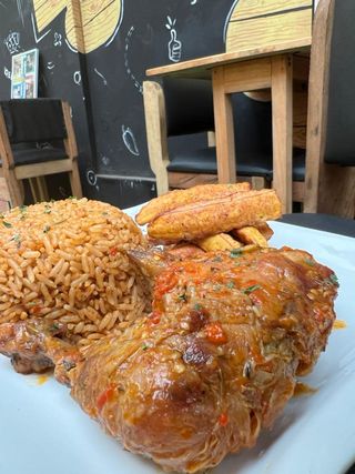 PUZZLE COAL- POT JOLLOF RICE - CHICKEN LAP AND PLANTAIN