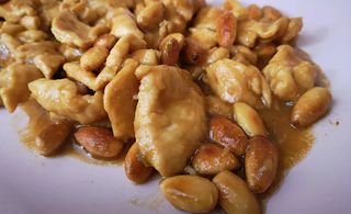 100. Pollo con mandorle