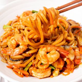 Seafood noodles 