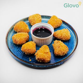 Топени сиренца Президент със сладко от боровинки