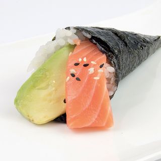 185. Temaki Salmone E Avocado