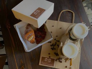 კრუასანი შოკოლადით+ყავა