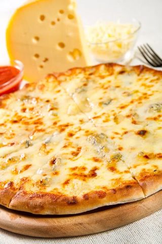 Pizza Quattro Formaggi
