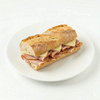 Bocadillo Lomo Y Queso Con Pan Rústico