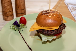 CHEESEBURGER