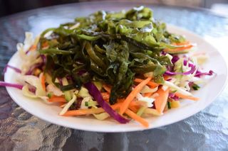 Salata od algi i kupusa
