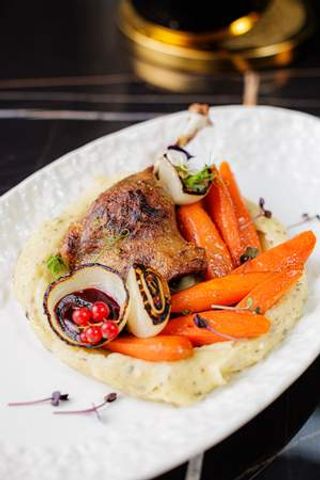 Piept de pui  si piure de cartofi cu trufe 380 gr