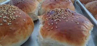 Calzone al forno con salame e mozzarella