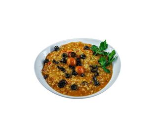 Integralna pirinač salata obrok