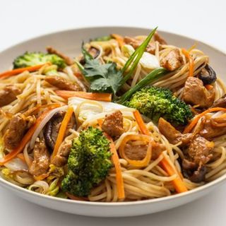 Woked Noodles - Leitão