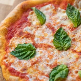 MARGHERITA solo la sera!  NON disponibili il LUNEDì