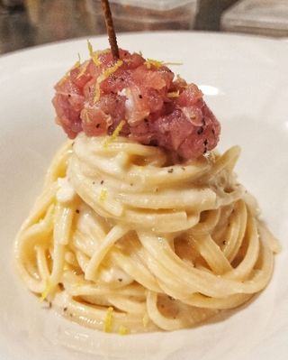 Cacio e pepe con tartare di tonno