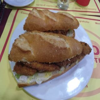 Bocadillo De Pechuga Rebozada