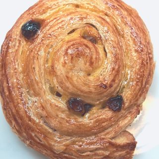 Caracola de pasas y crema 