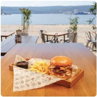 2x Крафт бургер с пържени картофи + бира FRIK&S (1л)