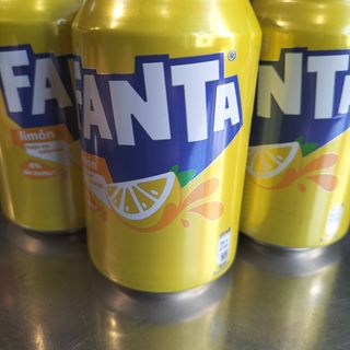 Fanta Limón lata 330ml.