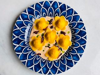 Равіолі з лангустинами та маскарпоне в вершково-томатному соусі (220 г)